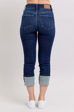 Load image into Gallery viewer, Judy Blue Weekender Double Waist Band Capris
