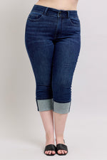 Load image into Gallery viewer, Judy Blue Plus Weekender Double Waist Band Capris
