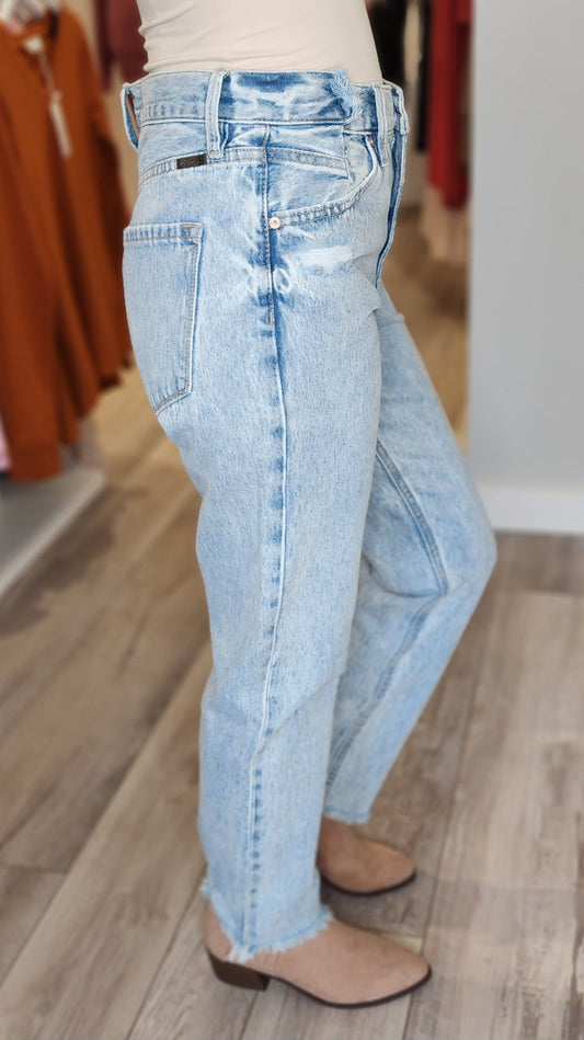 KanCan High Rise Straight Fit Jeans